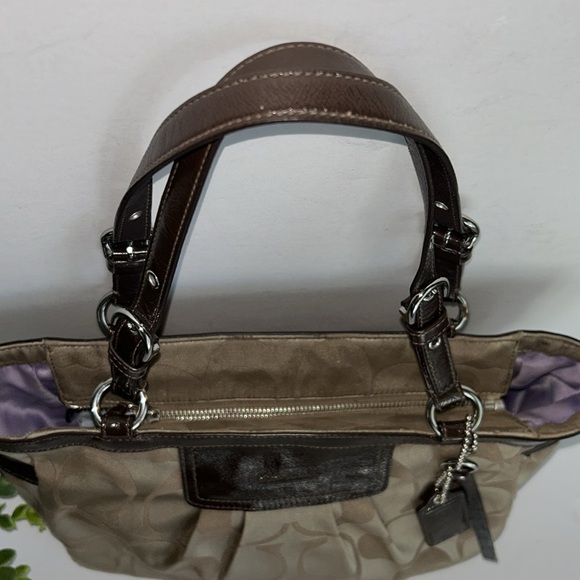 Coach Tan and Brown Signature Shoulder Bag - Picture 5 of 17